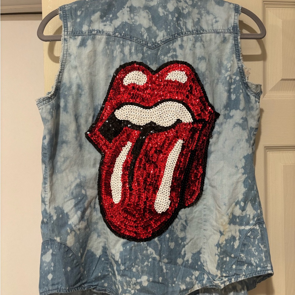 Sequin Rolling Stones Patch Denim Button-Down Shirt - bleached out